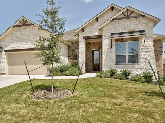 520 Peakside CIR