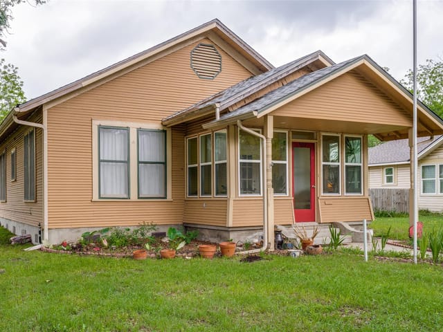 520 S Pecan Ave