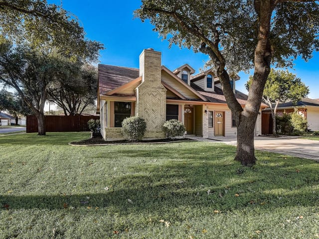 5201 Encinitas Ln