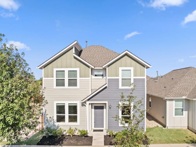 5201 Golden Canary LN
