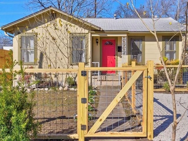 5204 Huisache St Unit #1