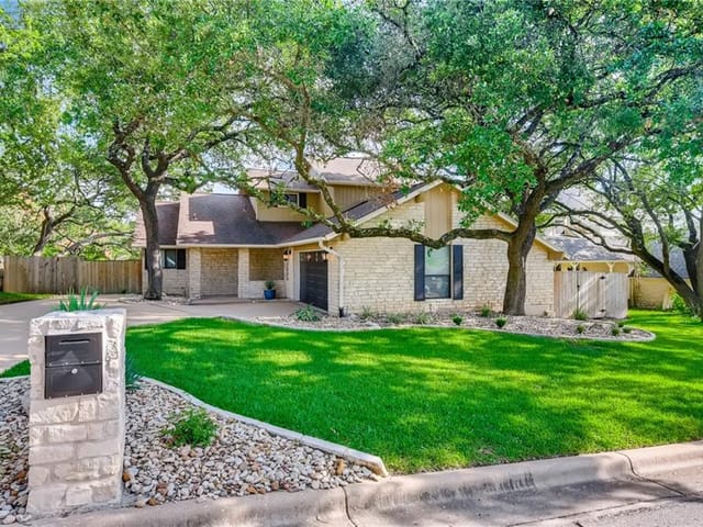 5205 Doe Valley Ln