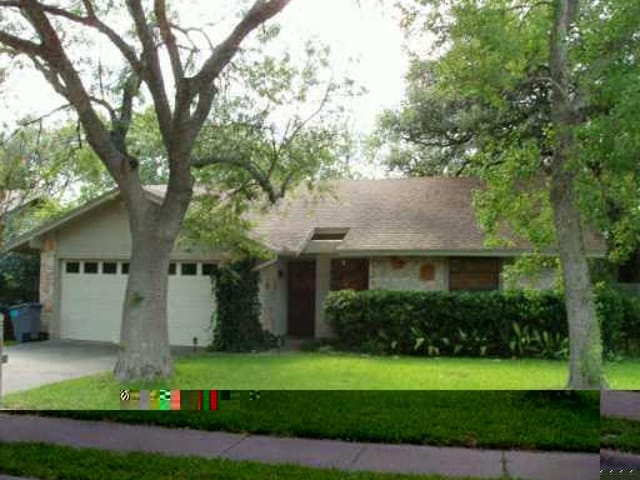 5206 Suburban DR