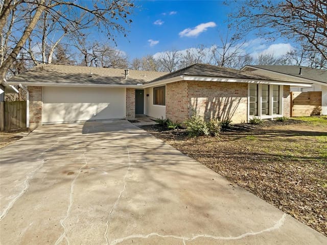 5207 Hedgewood Dr