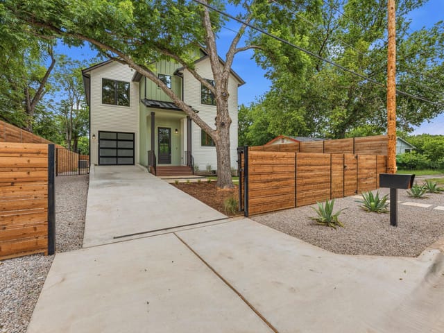 5207 Prock LN