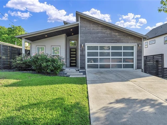 5207 Samuel Huston Ave