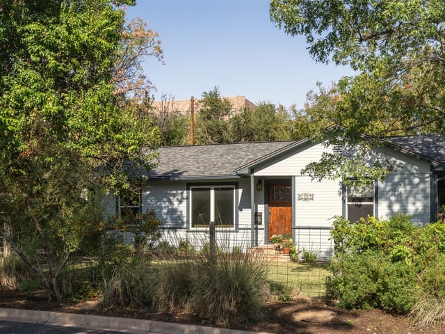 5207 Valley Oak DR