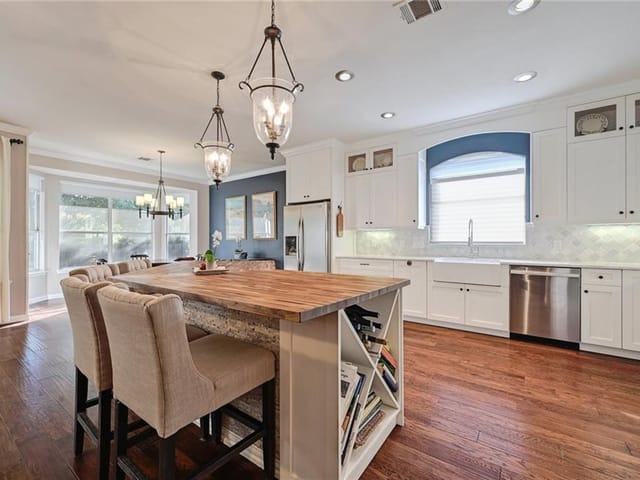 5208 Moon Shadow Dr
