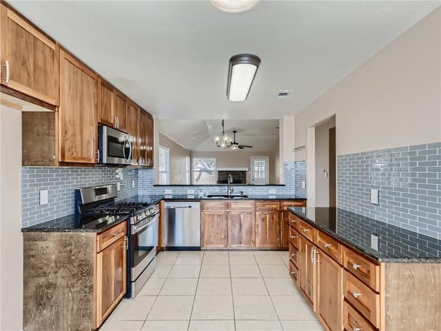 5208 Walnut Grove Ct