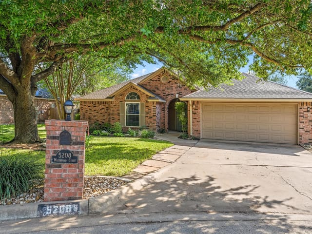5208 Waterford CT