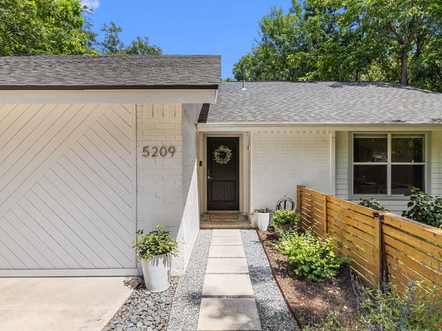 5209 Hedgewood Dr