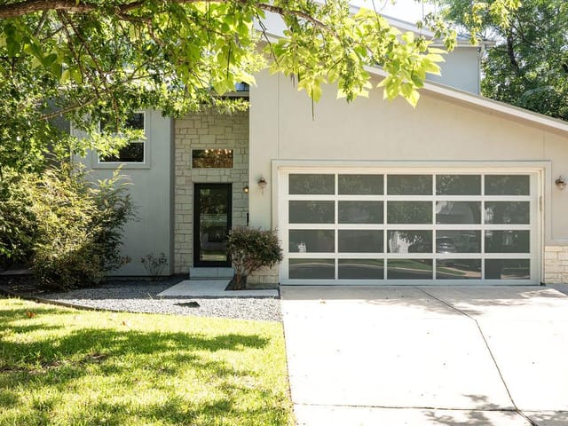 5209 Valley Oak DR