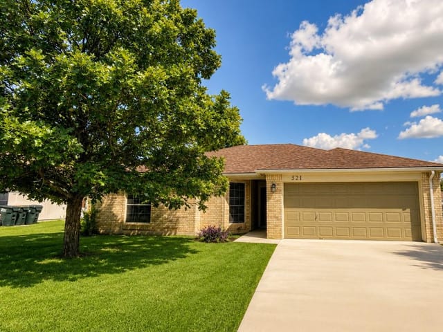 521 Britni LOOP