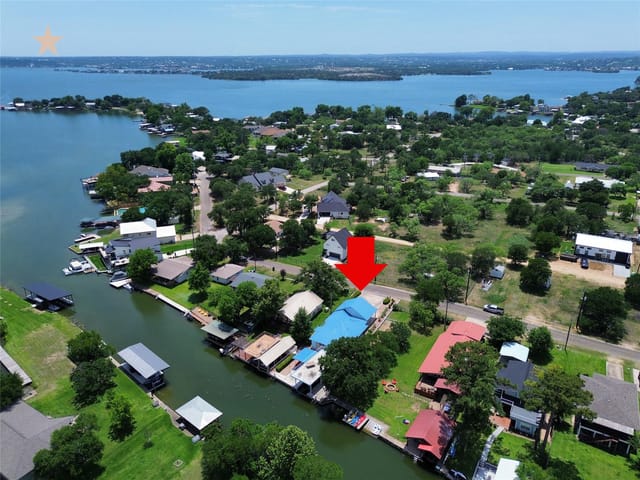 521 E Briarway Dr