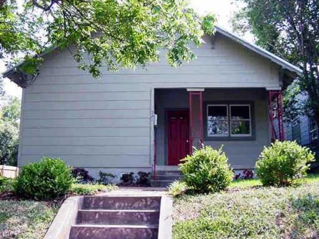 521 E LIVE OAK ST