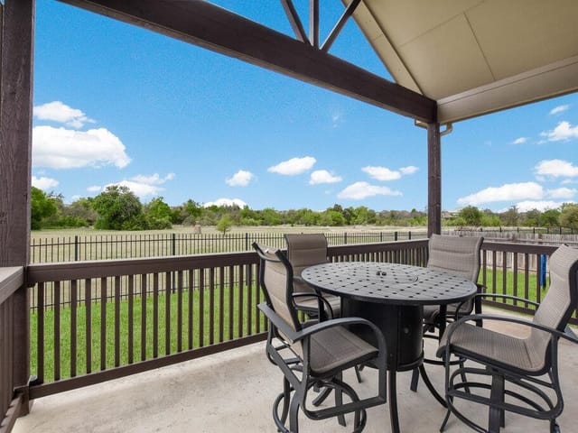 521 Middle Brook DR
