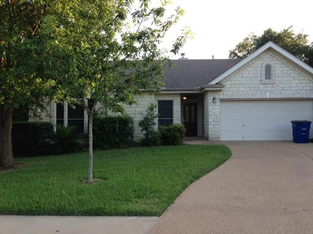 5211 Moon Shadow DR