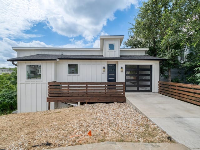 5211 Rob Scott ST