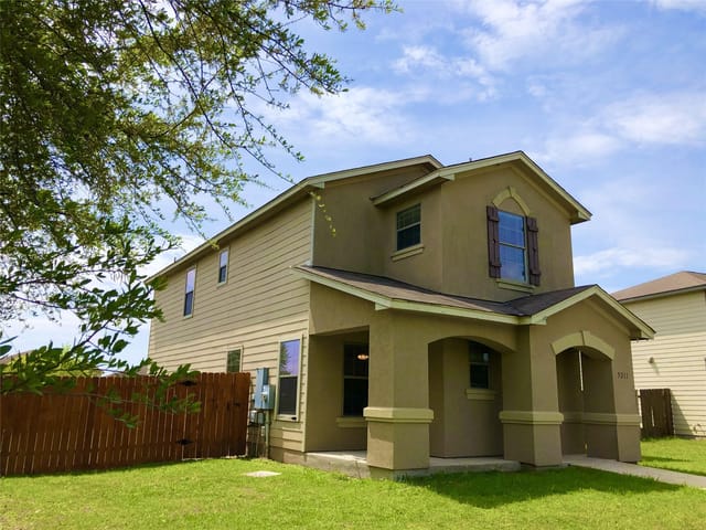 5211 Viewpoint Dr