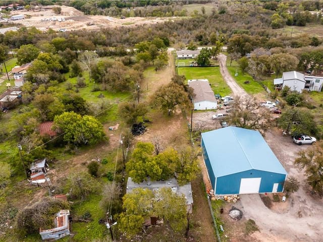 5212 Blue Bluff Rd