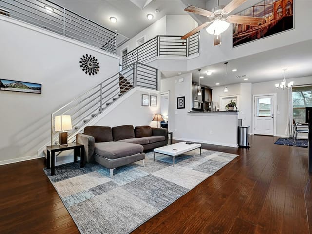 5213 Ingersoll Ln