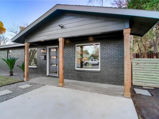 5213 Robinsdale Ln