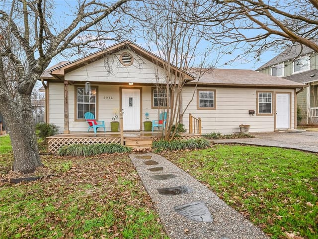 5214 Valley Oak Dr