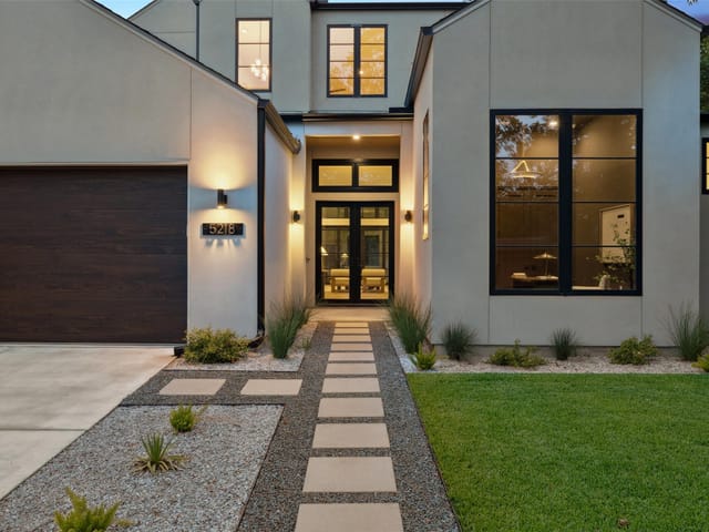5218 Valley Oak DR