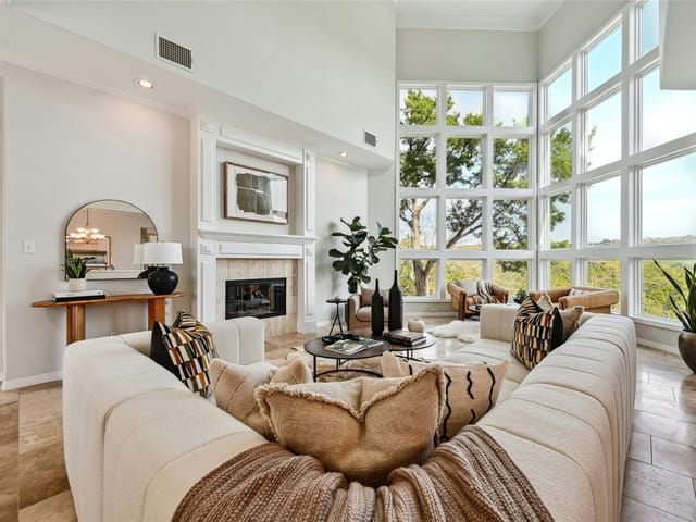 523 Beardsley Ln