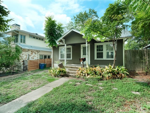 523 E Live Oak St