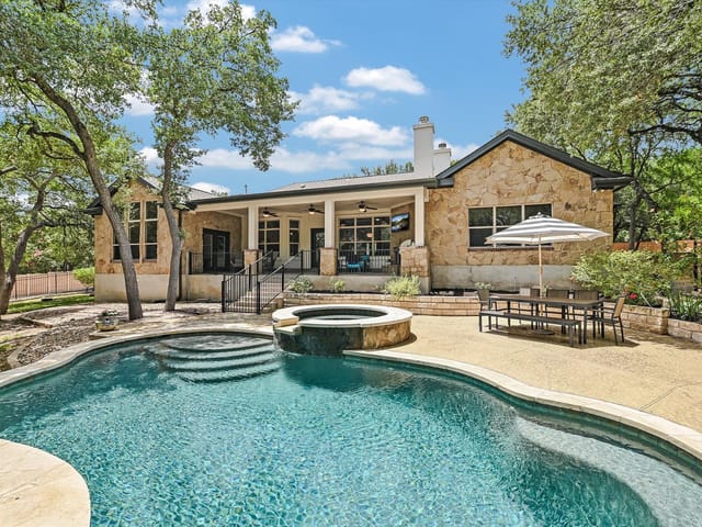 524 Highland Spring Ln