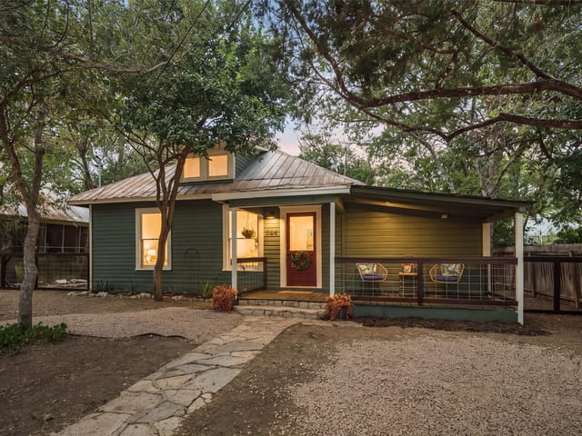 524 Lindsey ST