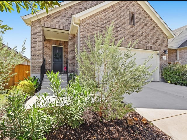 524 Possumhaw LN