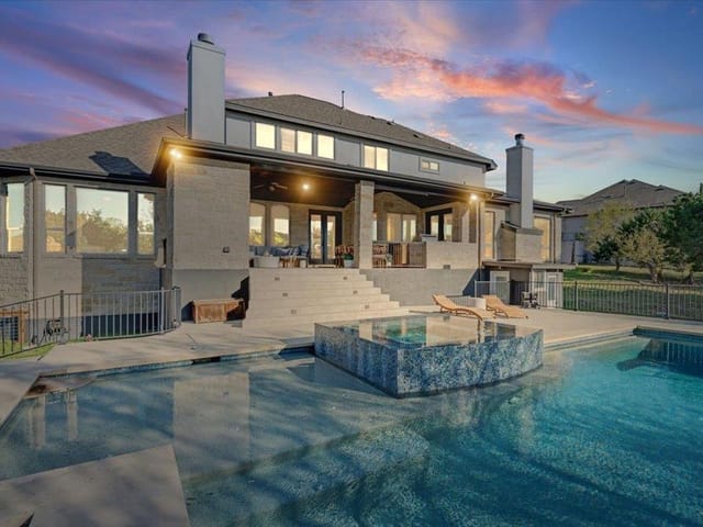 5240 Diamante Dr