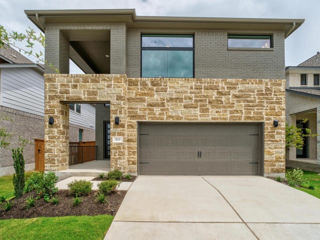 525 Buckaroo DR
