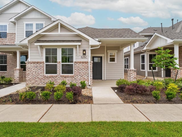 525 Burlington Dr Unit #C