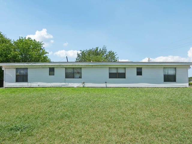 525 Lenora Dr