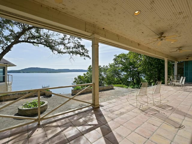 5252 McCormick Mountain DR
