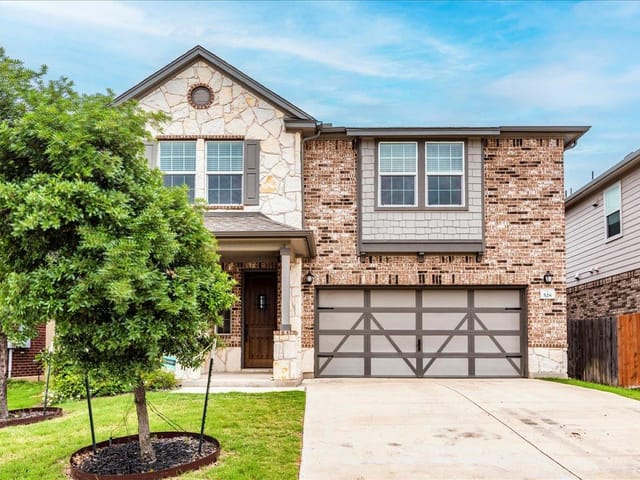 528 Ayinger Ln