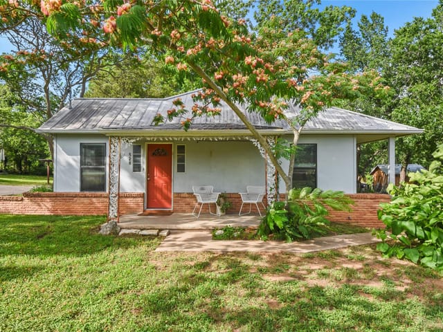 528 Old Mcdade RD