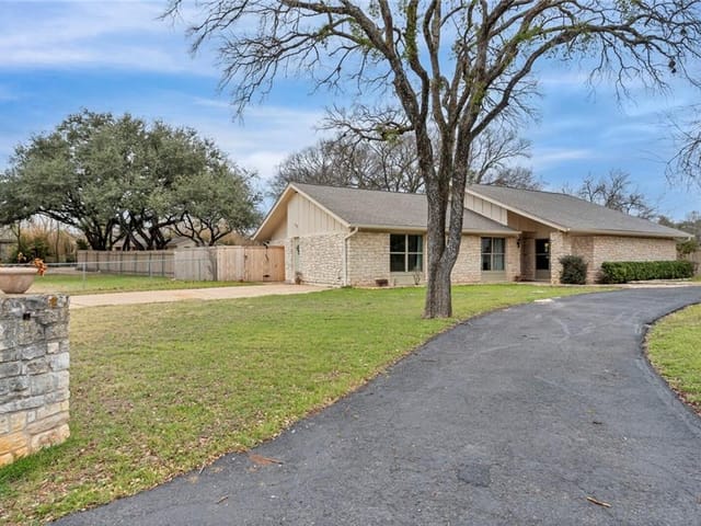 5301 Maverick Dr