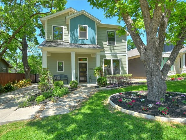 5302 Aurora Dr