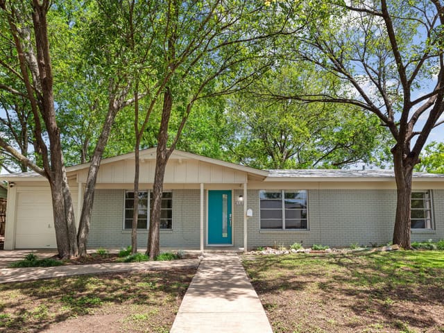 5302 Robinsdale LN