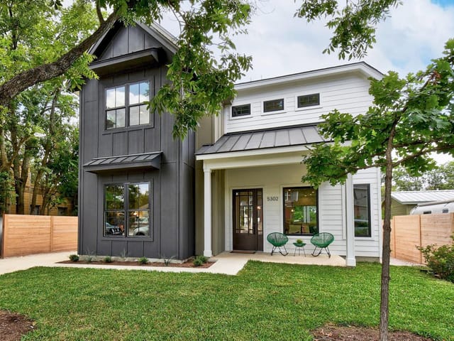5302 Roosevelt Ave