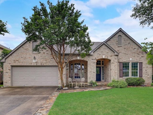 5305 Magdelena Dr