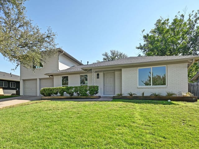 5307 Gladstone Dr