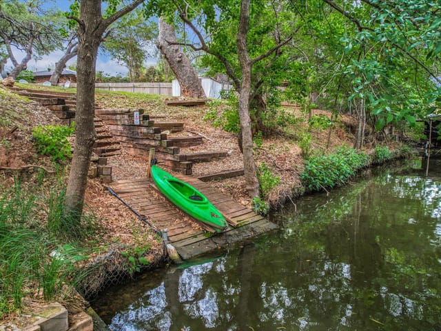 5307 Shady Oaks CIR