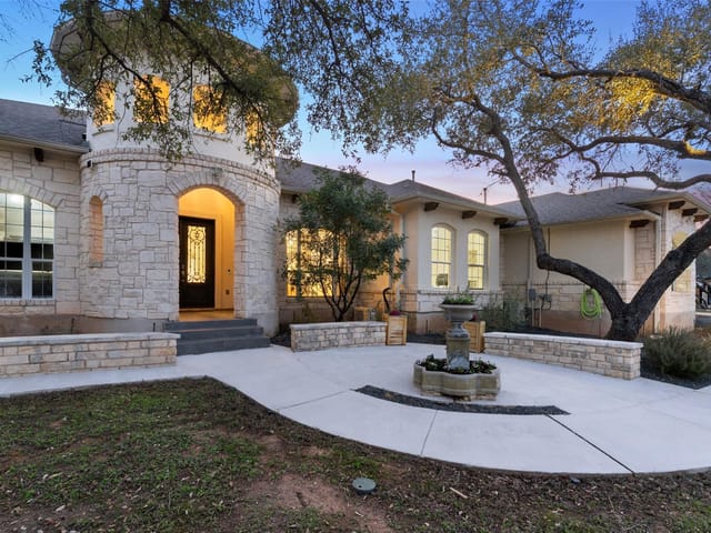 5308 Laguna Cliff LN
