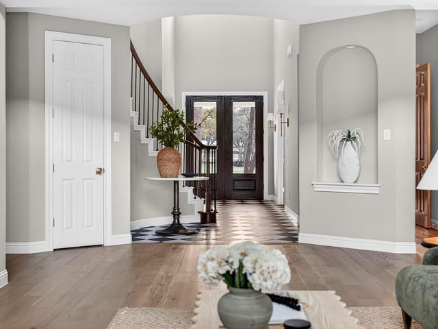 5309 Laguna Cliff LN