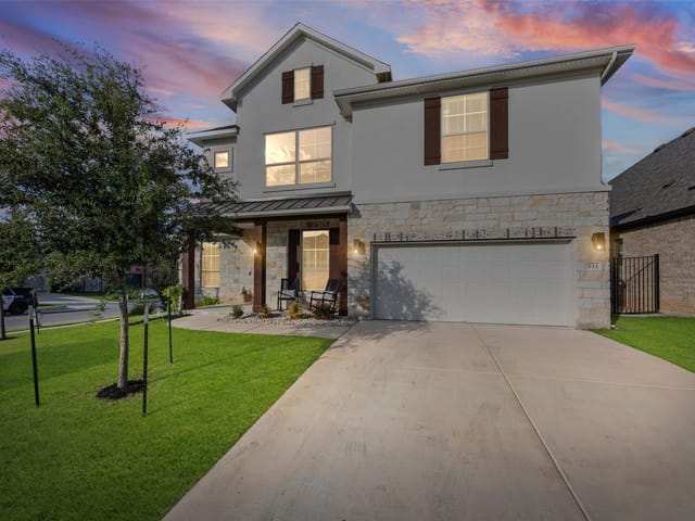 531 Great Lawn BND
